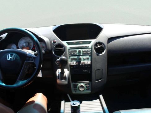 Used 2011 Honda Pilot Touring image 12