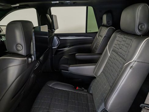Used 2025 Cadillac Escalade V AWD/4WD image 26