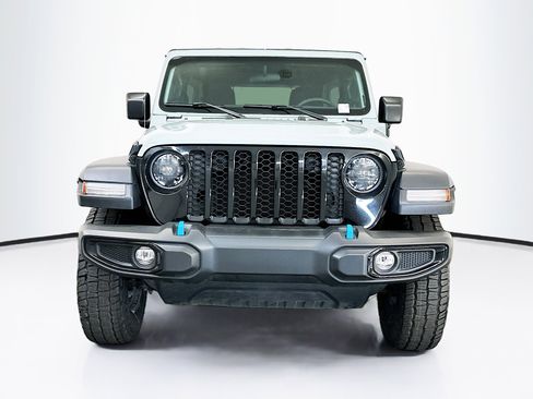 Used 2023 Jeep Wrangler Unlimited image 2