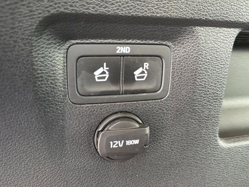 Used 2024 Kia Telluride LX AWD/4WD image 14