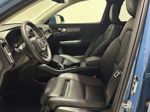 Used 2024 Volvo XC40 B5 Plus w/ Protection Package Premier AWD/4WD image 9