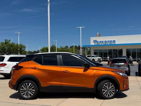 Used 2024 Nissan Kicks SV FWD image 4