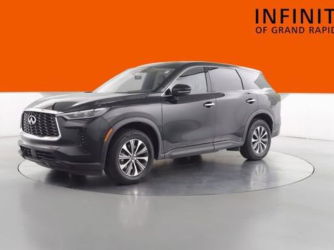 Used 2023 INFINITI QX60 Pure AWD/4WD image 3