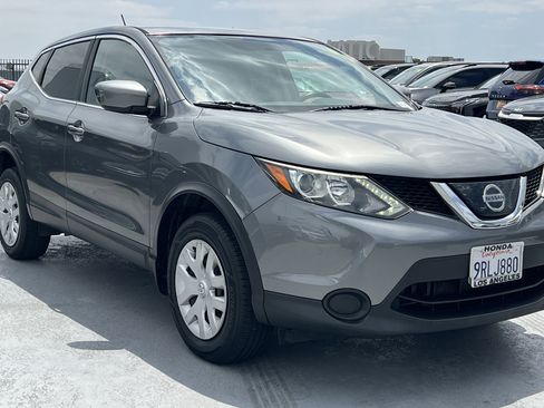 Used 2018 Nissan Rogue Sport S FWD image 11