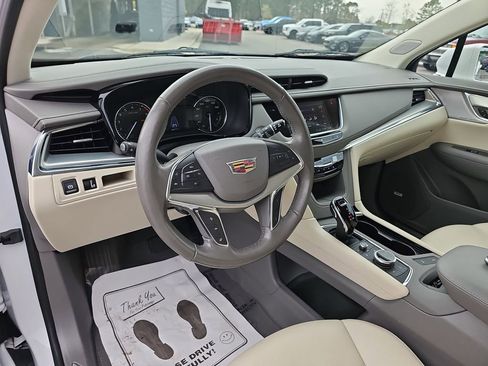 Used 2020 Cadillac XT5 Premium Luxury w/ LPO, Floor Liner Package image 20