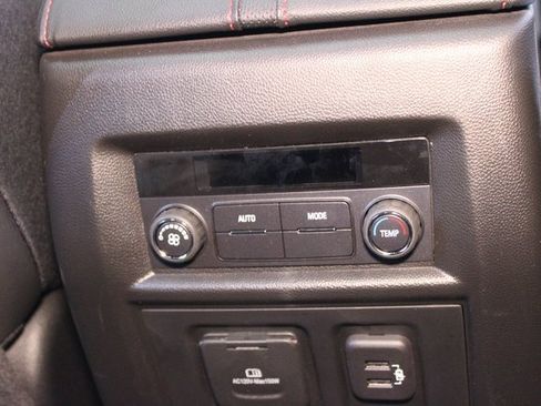 Used 2023 Chevrolet Traverse RS image 15