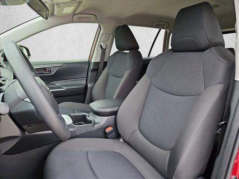 Used 2025 Toyota RAV4 LE AWD/4WD image 16