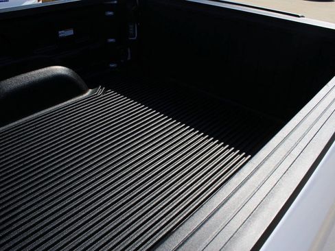 Used 2025 Chevrolet Silverado 1500 LT AWD/4WD image 9