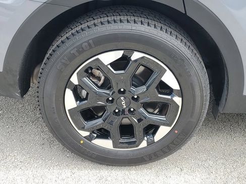 Used 2024 Kia Sorento S w/ Panoramic Sunroof Package image 7