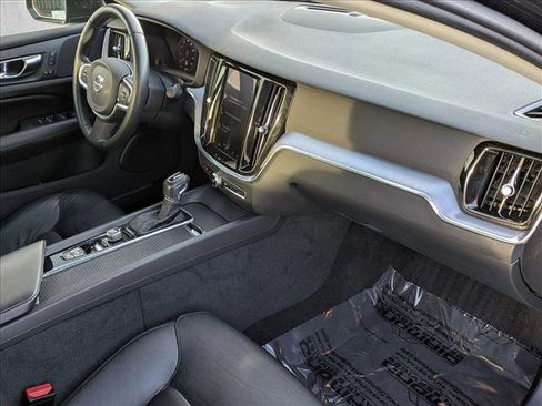 Used 2020 Volvo S60 T6 Momentum w/ Protection Package Premier image 22