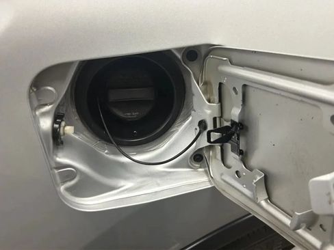 Used 2019 Nissan Rogue SV w/ Premium Package FWD image 29