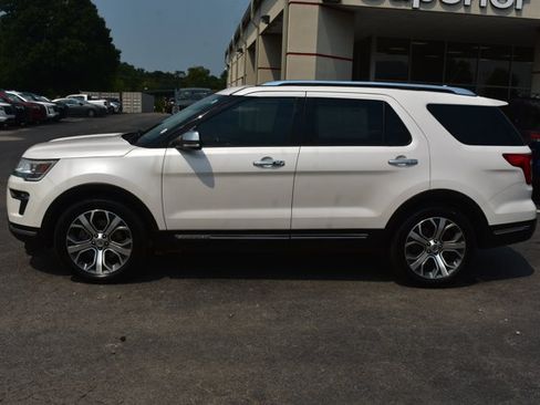 Used 2019 Ford Explorer Limited w/ Limited Luxury Package FWD image 10