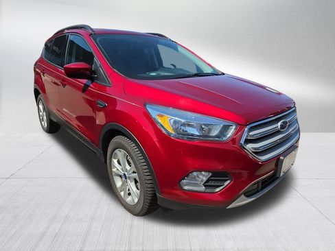Used 2018 Ford Escape SE FWD image 2