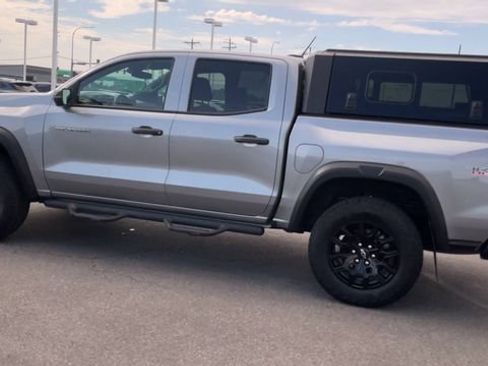 Used 2025 Chevrolet Colorado Trail Boss AWD/4WD image 7