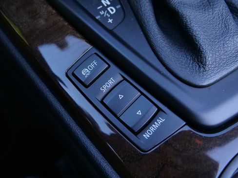 Used 2011 BMW Z4 sDrive30i image 17