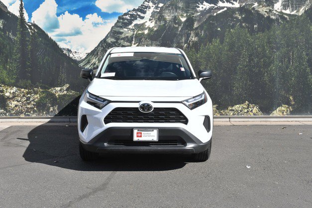 Certified 2025 Toyota RAV4 LE AWD/4WD image 5