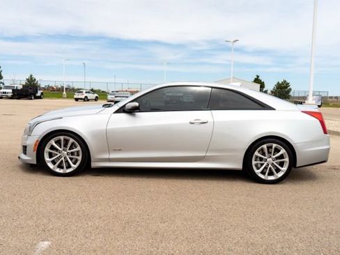 Used 2017 Cadillac ATS V w/ Luxury Package RWD image 4