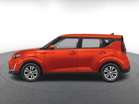 Used 2025 Kia Soul LX w/ LX Technology Package FWD image 3