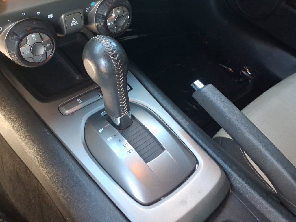 Used 2015 Chevrolet Camaro LT RWD image 14