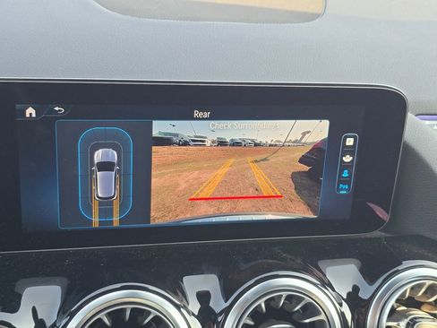 Used 2025 Mercedes-Benz GLA 250 image 19