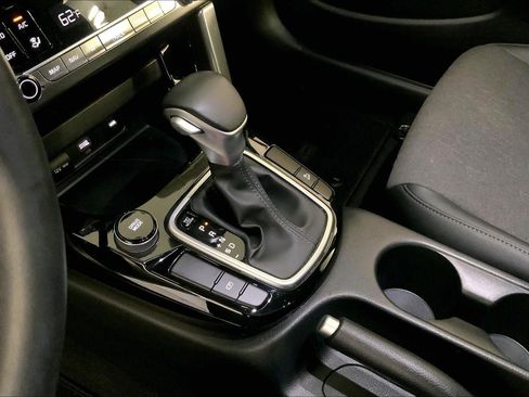 Certified 2025 Kia Seltos S FWD image 17
