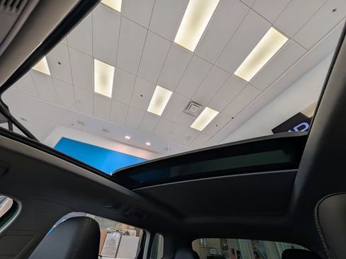 New 2026 Volkswagen Taos SE FWD image 25
