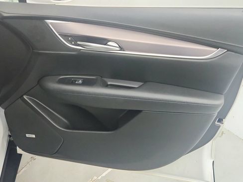Used 2017 Cadillac XT5 Luxury w/ Driver Awareness Package FWD image 26