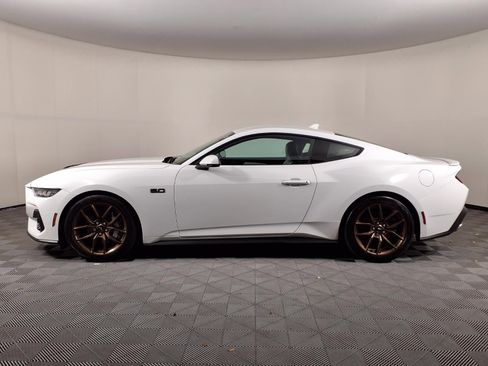 Used 2025 Ford Mustang GT Premium RWD image 4