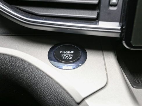 Used 2023 Ford Explorer XLT w/ Equipment Group 202A image 30