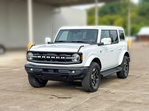 Used 2025 Ford Bronco Outer Banks AWD/4WD image 4