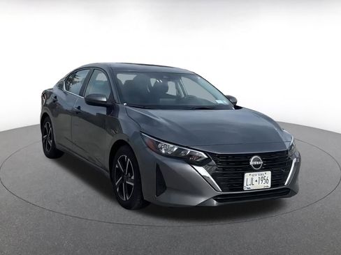 Used 2024 Nissan Sentra SV image 3