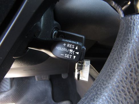 Used 2021 Toyota C-HR LE FWD image 25