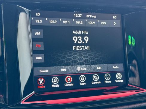 Used 2022 Dodge Durango SXT AWD/4WD image 25