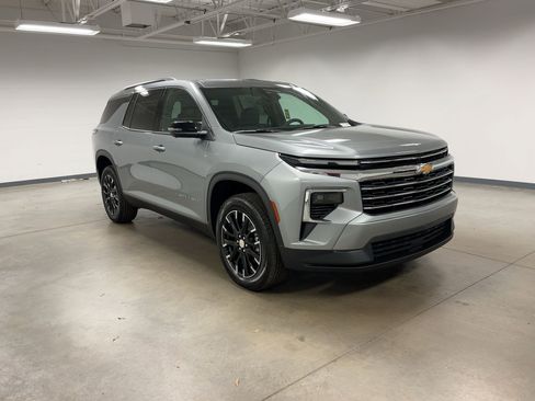 New 2026 Chevrolet Traverse LT w/ Sun and Wheel Package image 7