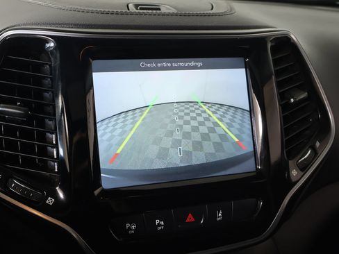 Used 2021 Jeep Cherokee Limited AWD/4WD image 6