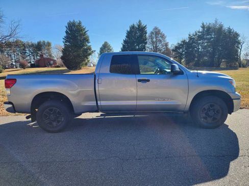 Used 2013 Toyota Tundra 4x4 Double Cab w/ Tow Pkg image 5