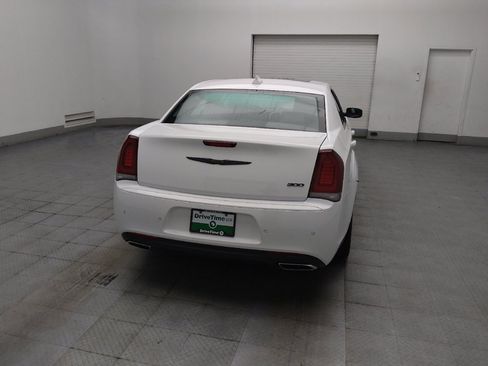 Used 2021 Chrysler 300 Touring L w/ Popular Equipment Group RWD image 7