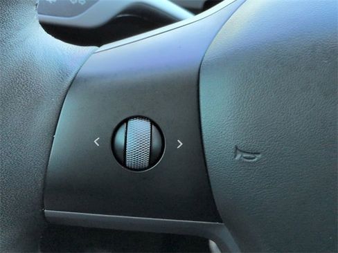 Used 2024 Tesla Model Y Long Range image 23