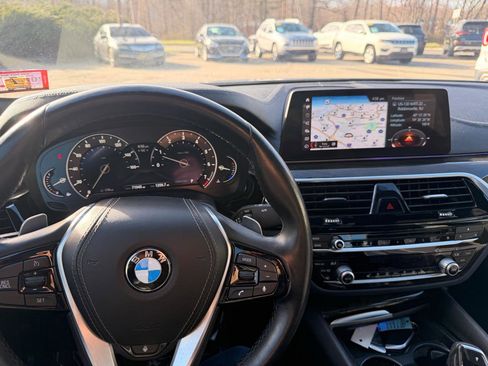 Used 2017 BMW 530i xDrive w/ Premium Package image 32