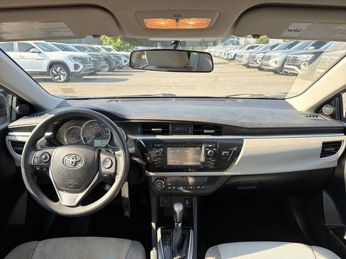 Used 2016 Toyota Corolla LE FWD image 19