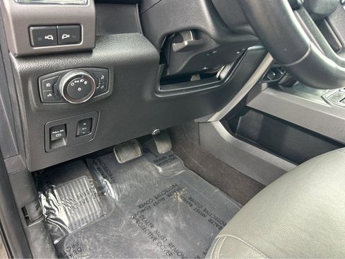 Used 2019 Ford F150 XLT w/ Equipment Group 302A Luxury AWD/4WD image 32