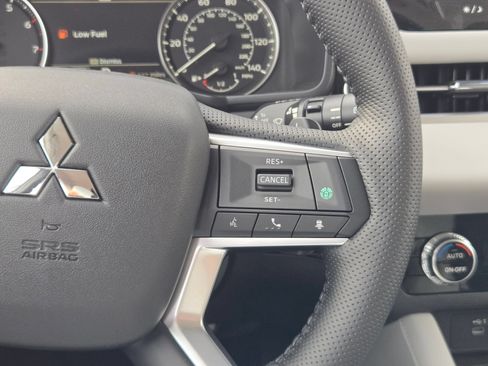 New 2026 Mitsubishi Outlander SE FWD image 20