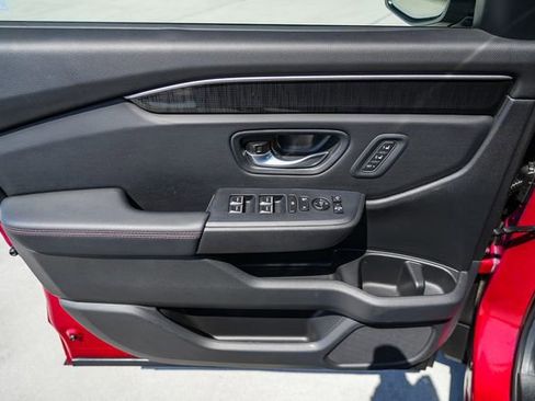 Certified 2025 Honda Pilot Black Edition image 23