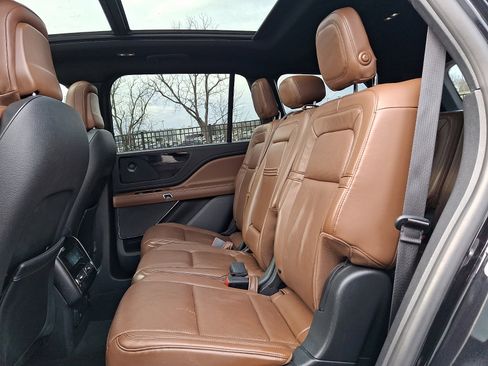 Used 2020 Lincoln Aviator Reserve w/ Equipment Group 201A image 10