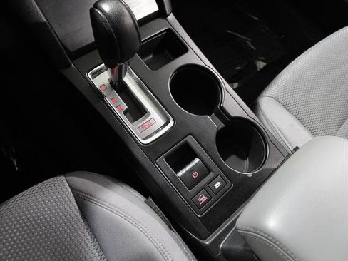 Used 2019 Subaru Outback 2.5i Premium image 14