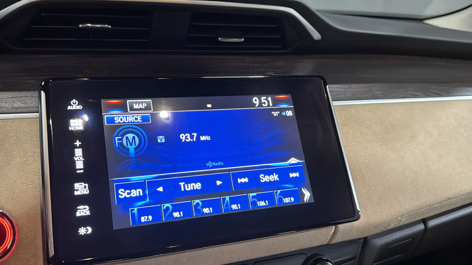 Used 2018 Honda Clarity Touring image 15
