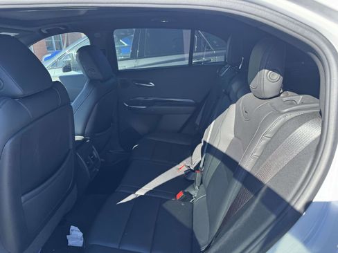 Certified 2022 Cadillac XT4 Luxury w/ Cold Weather Package image 8