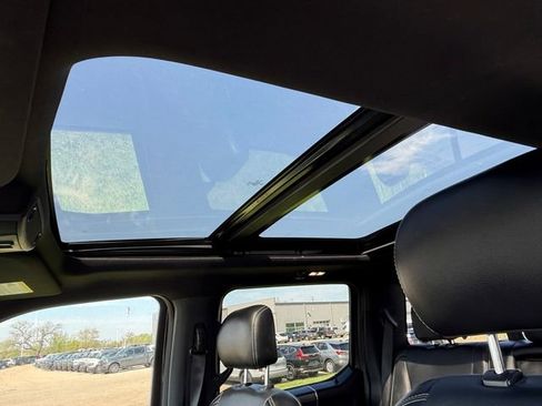 Used 2019 Ford F150 Lariat w/ Equipment Group 502A Luxury AWD/4WD image 26