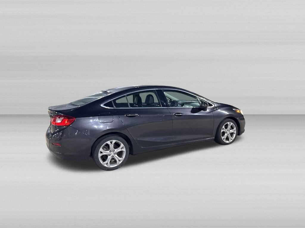 Used 2017 Chevrolet Cruze Premier FWD image 4