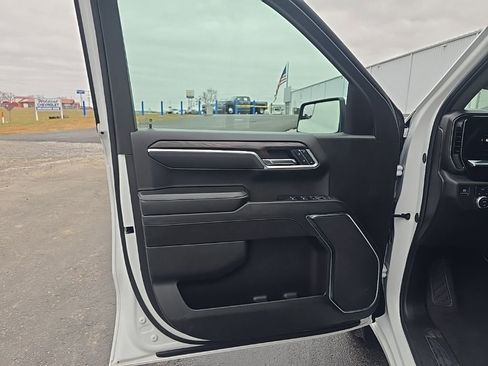 Used 2025 GMC Sierra 1500 SLT image 12